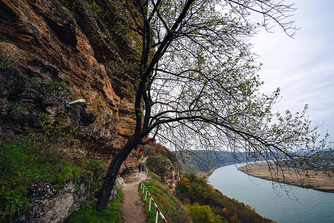 Skalny klasztor Țipova