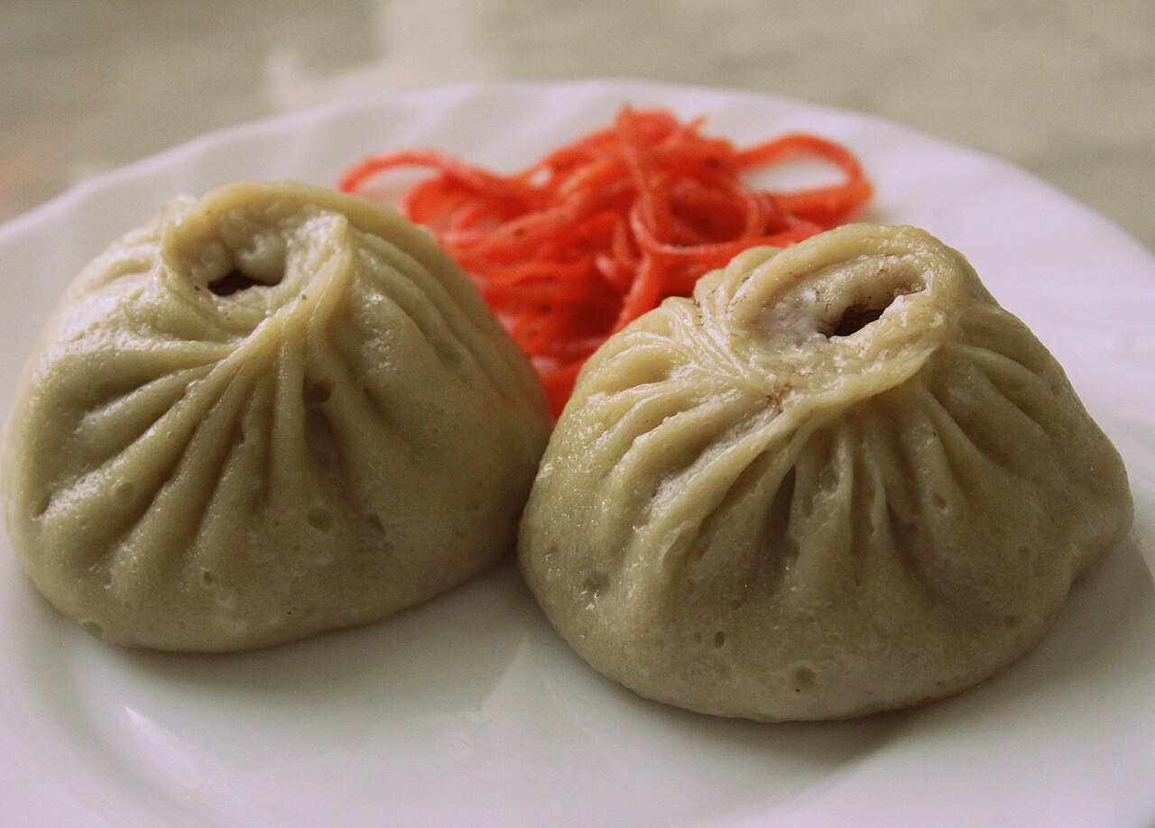 Buuz i chuszuur w piwnicy domu towarowego