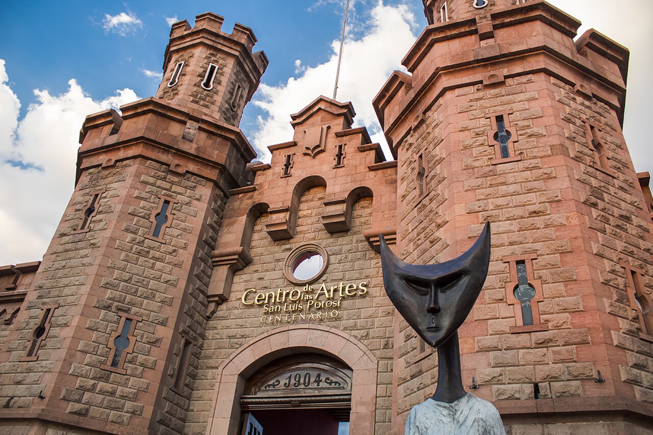 Centro de las Artes i Muzeum Leonory Carrington