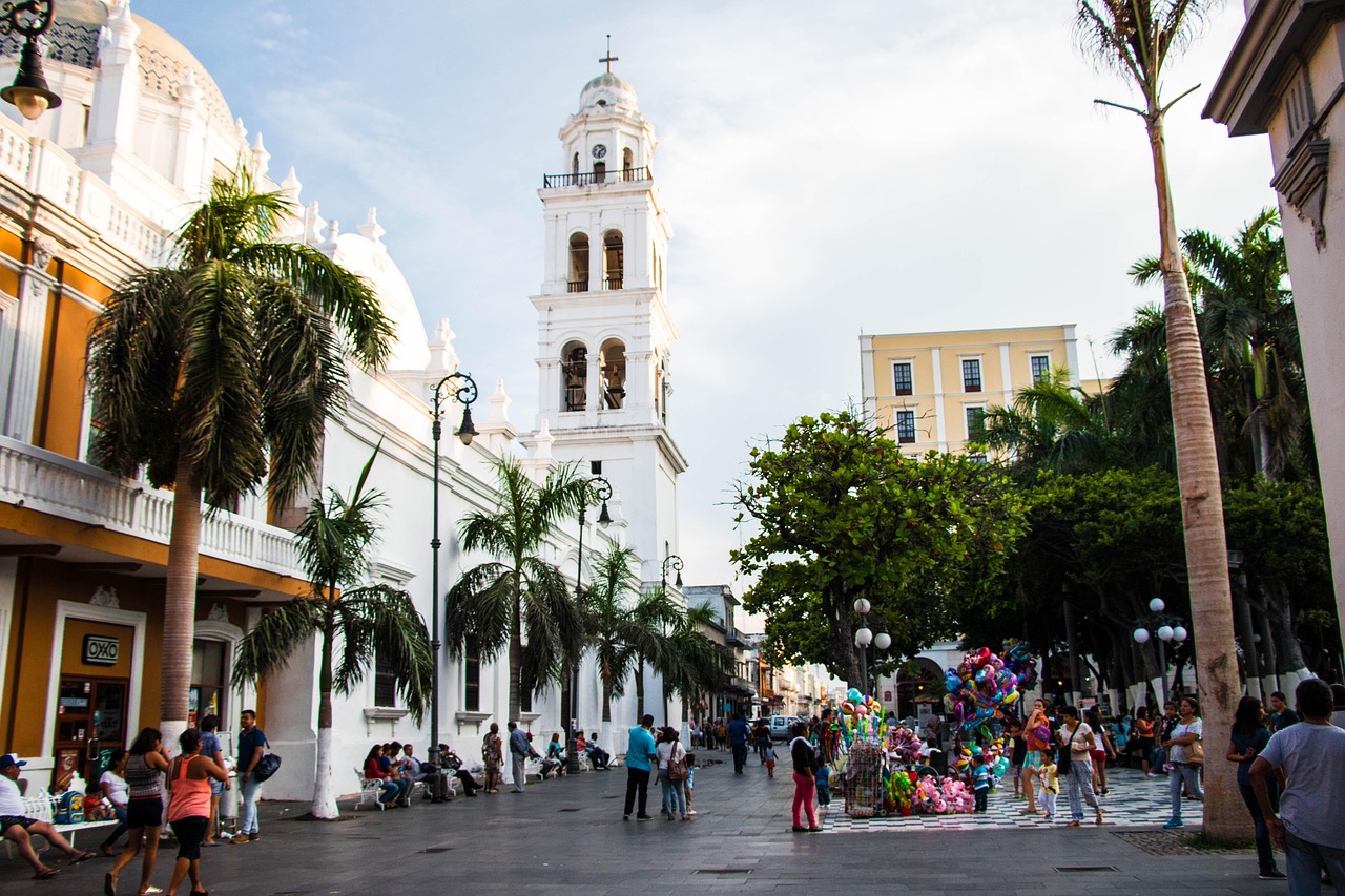Zocalo, son jarocho, danzon i cafe lechero