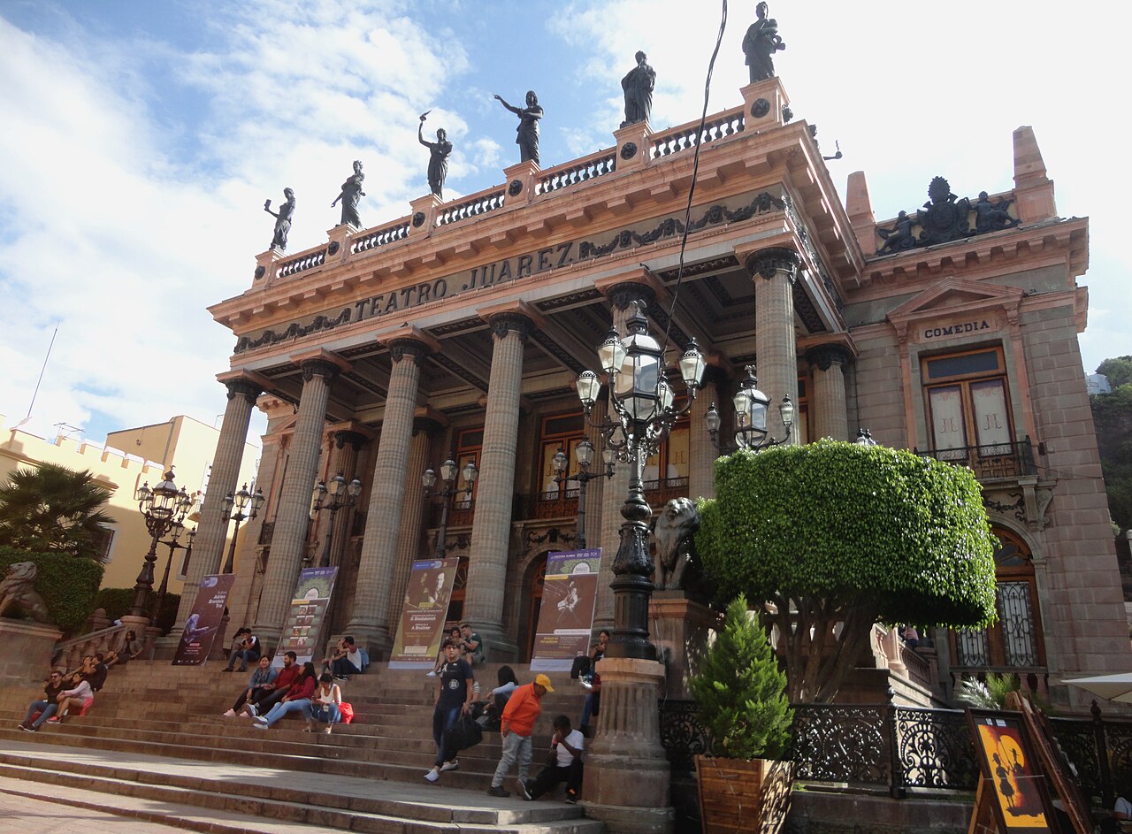 Teatro Juárez i Jardín de la Unión