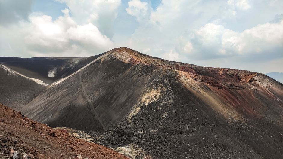 Wejście na krawędź krateru Cerro Negro