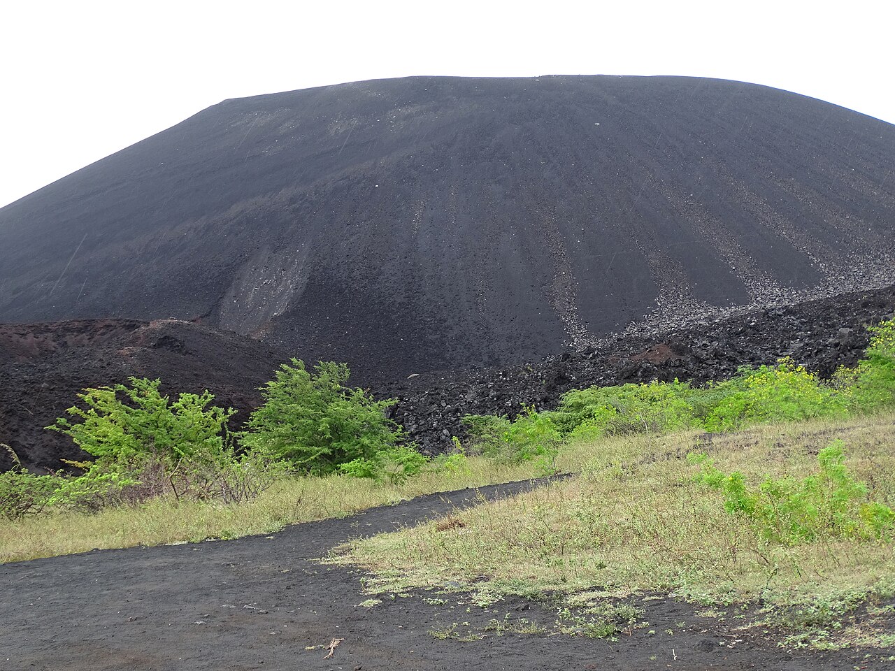 Zjazd na desce z Cerro Negro