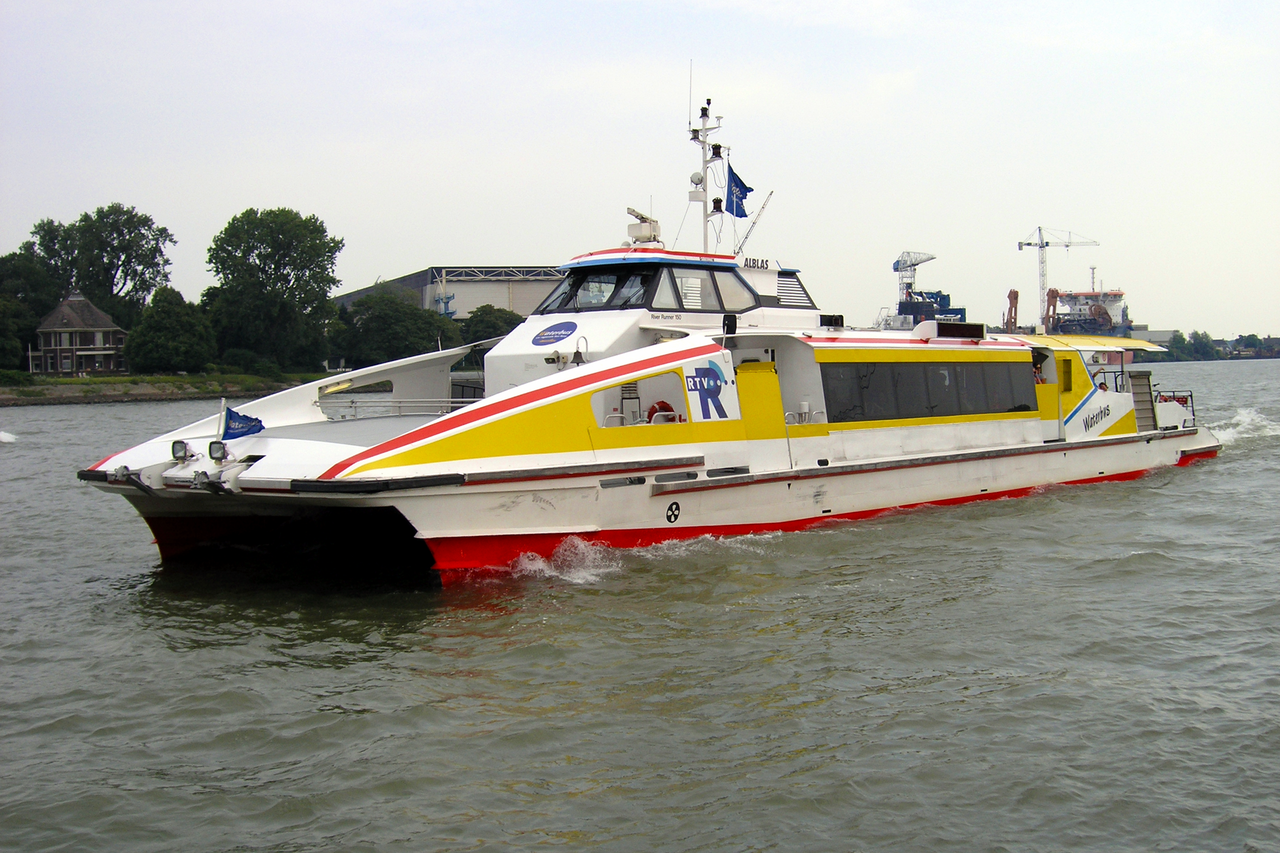 Wodny autobus z Rotterdamu