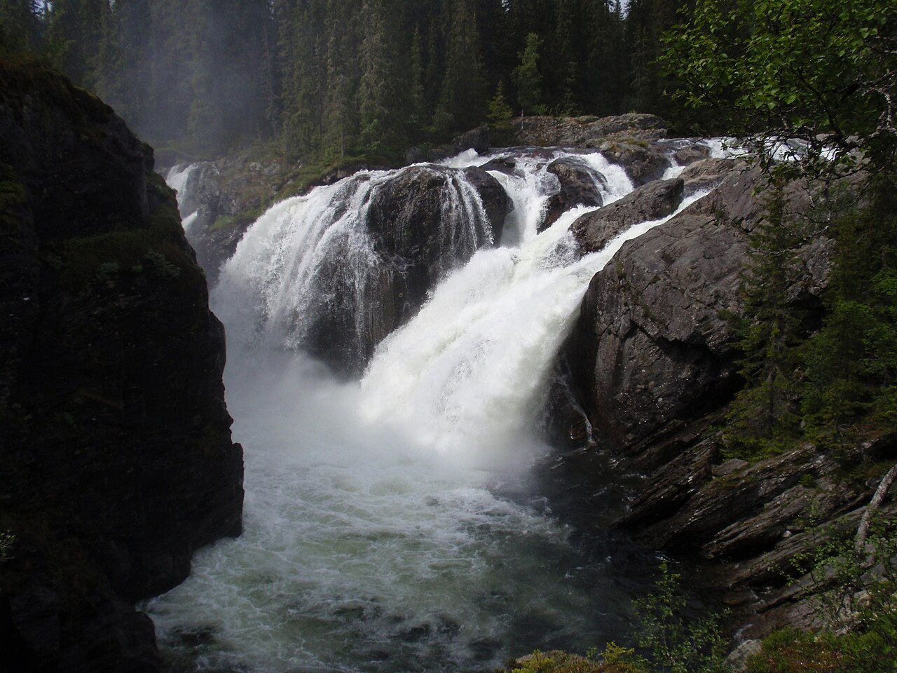 Wodospad Rjukandefossen