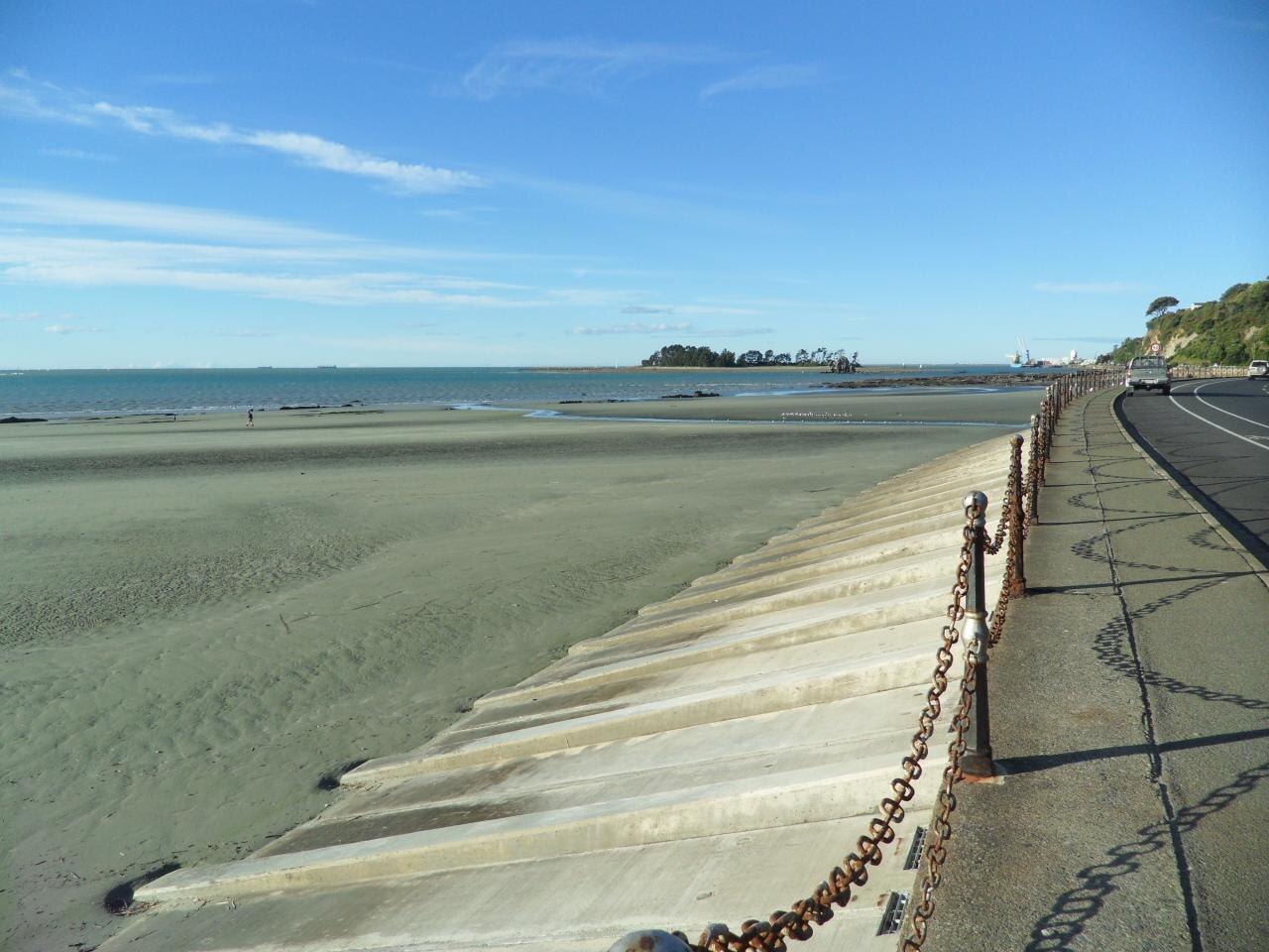 Tahunanui Beach i port