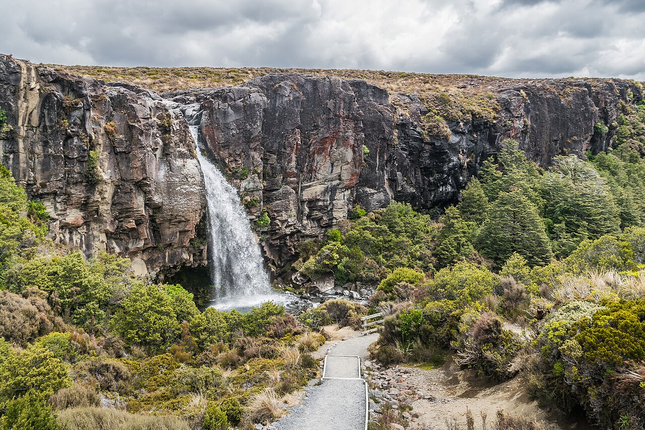 Taranaki Falls i krótsze szlaki
