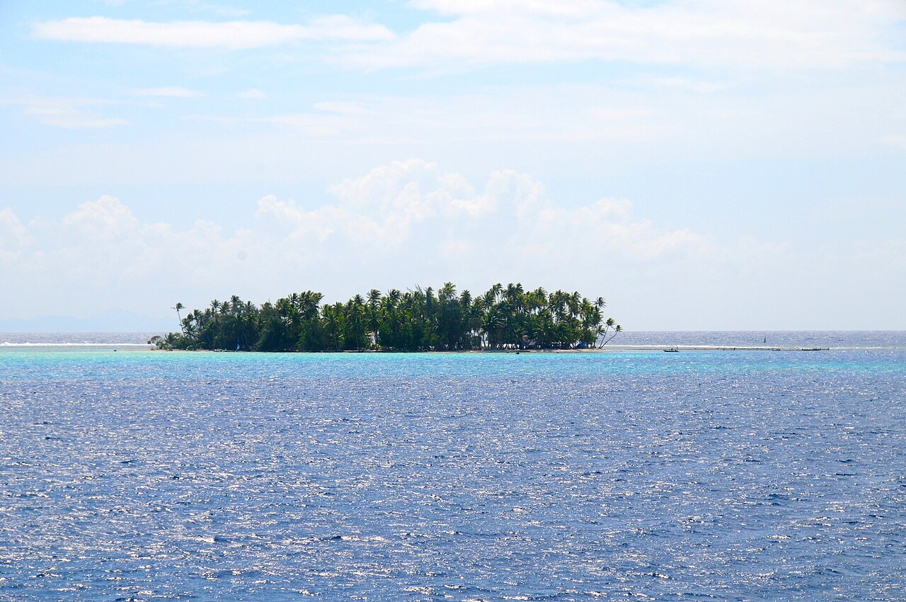 Snorkeling przy motu