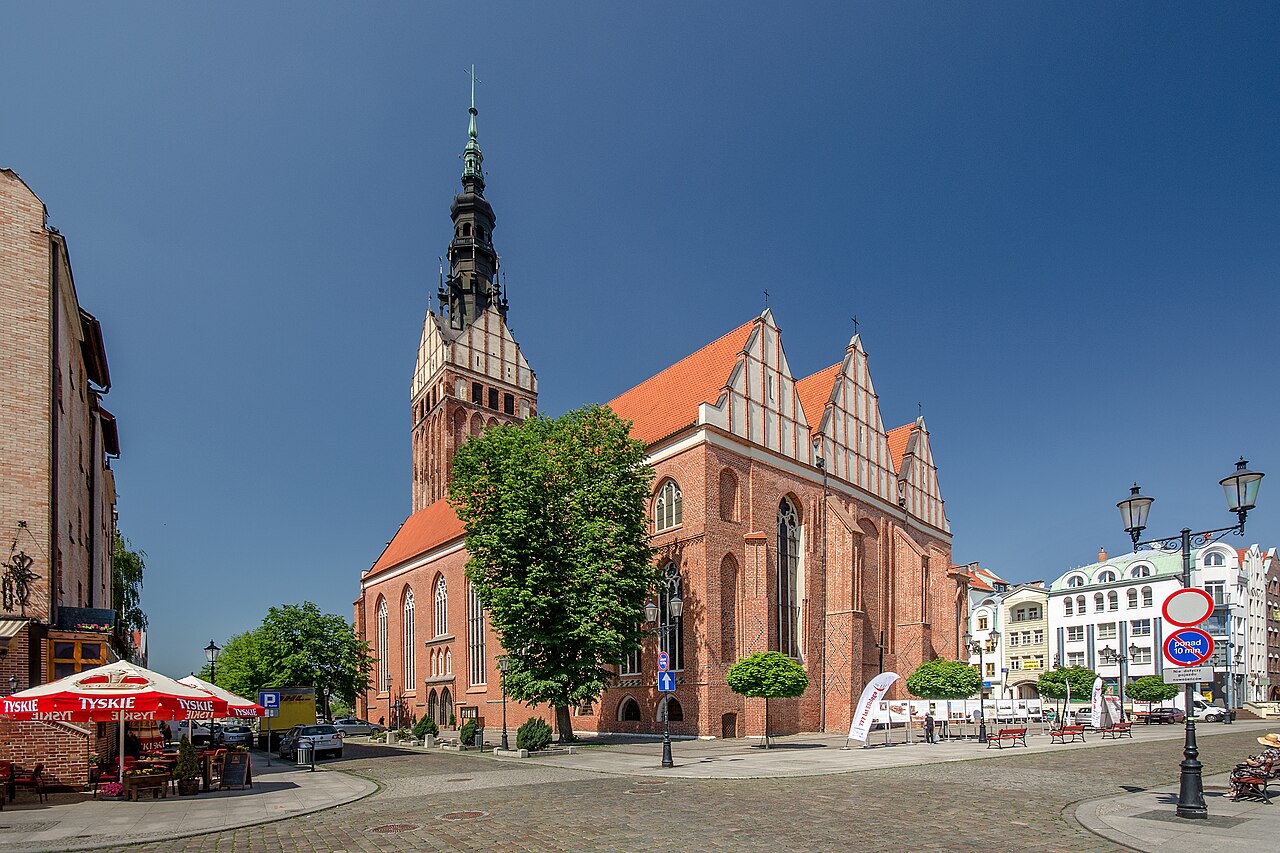 Stare Miasto i wieża katedry świętego Mikołaja