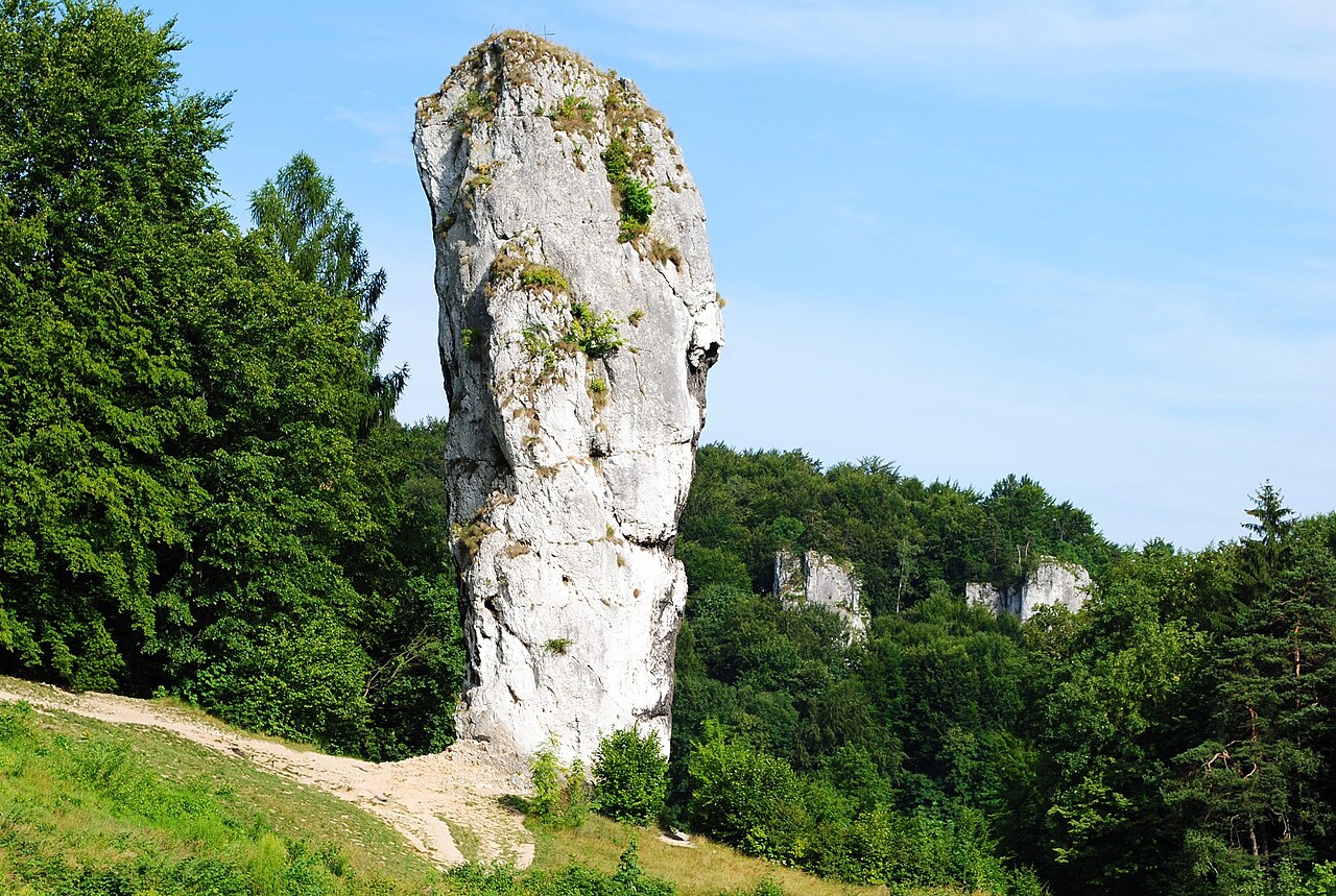 Zamek w Pieskowej Skale i Maczuga Herkulesa