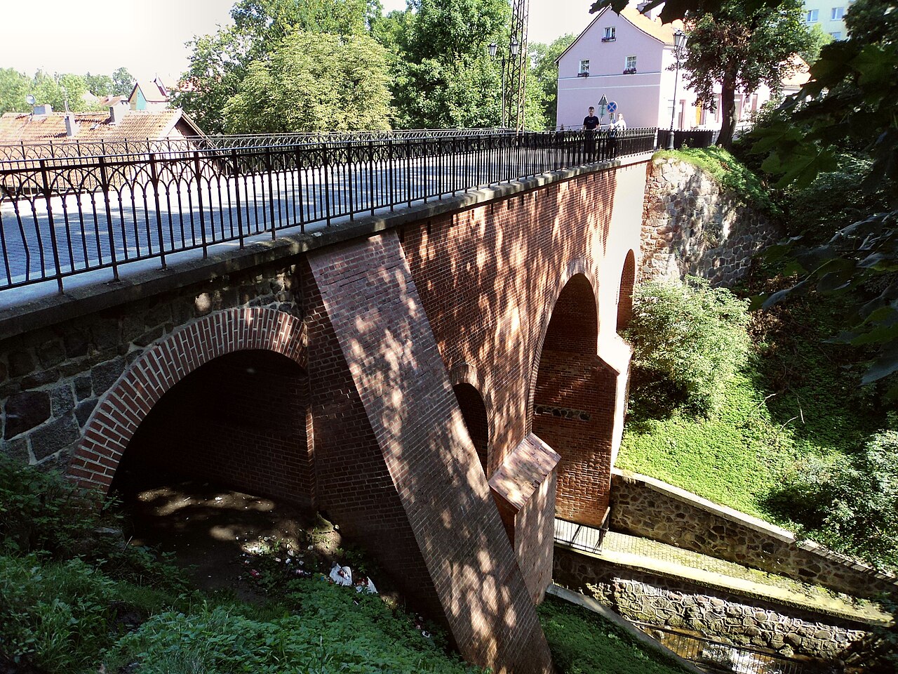 Gotyckie mosty i park nad Sajną