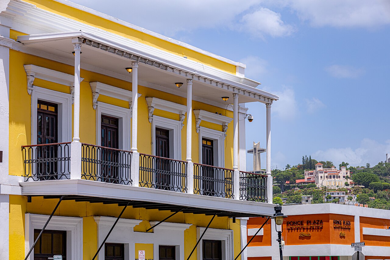 Castillo Serrallés i Cruceta del Vigía