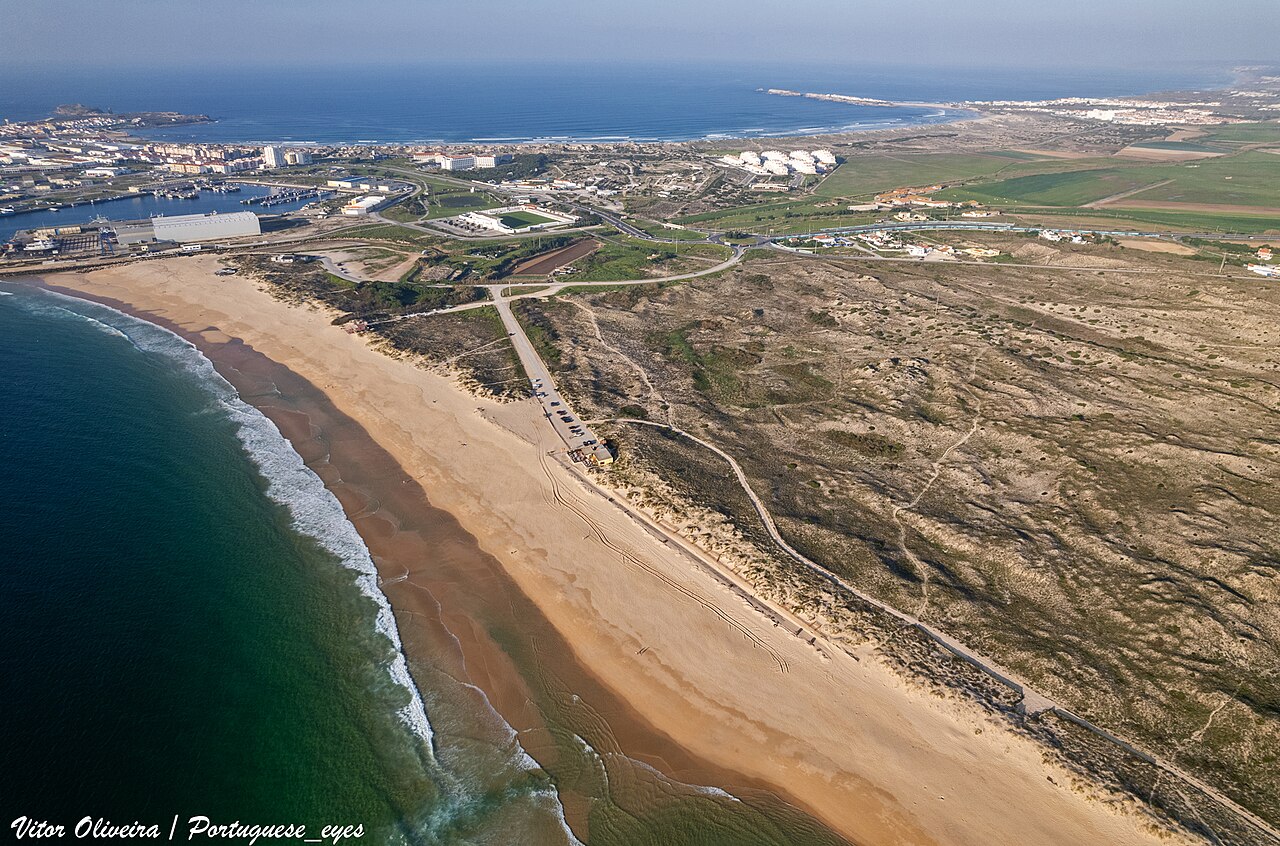 Praia dos Supertubos
