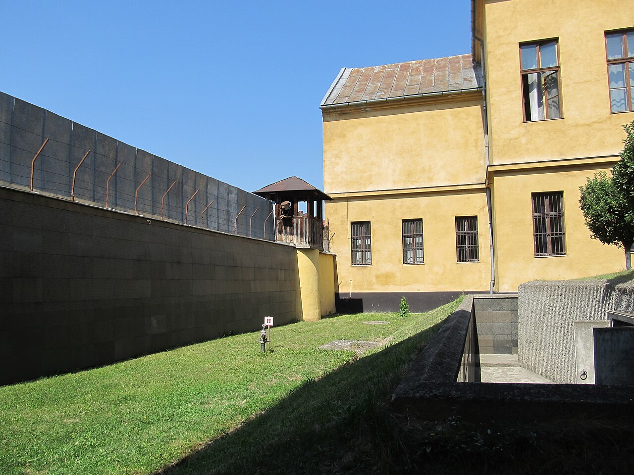 Memoriał Ofiar Komunizmu i Ruchu Oporu