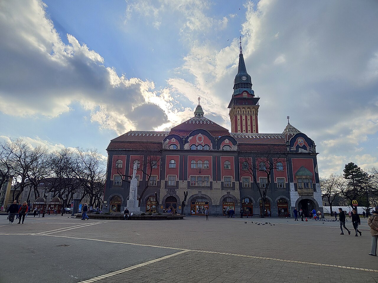 Ratusz i secesja