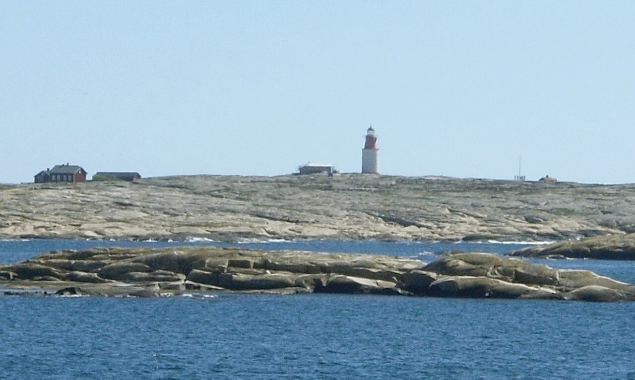 Wyspa Hållö z latarnią