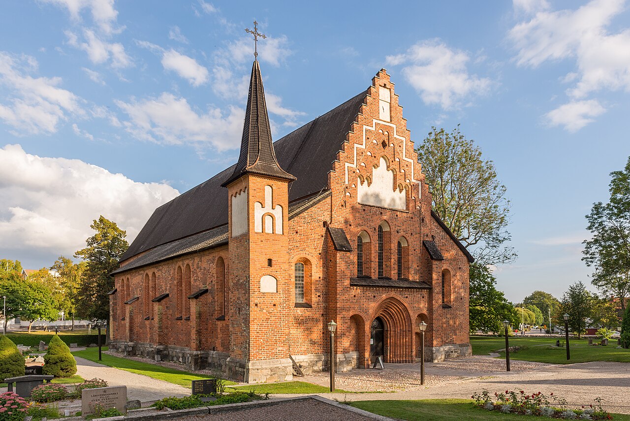Ruiny kościołów i kościół Mariacki
