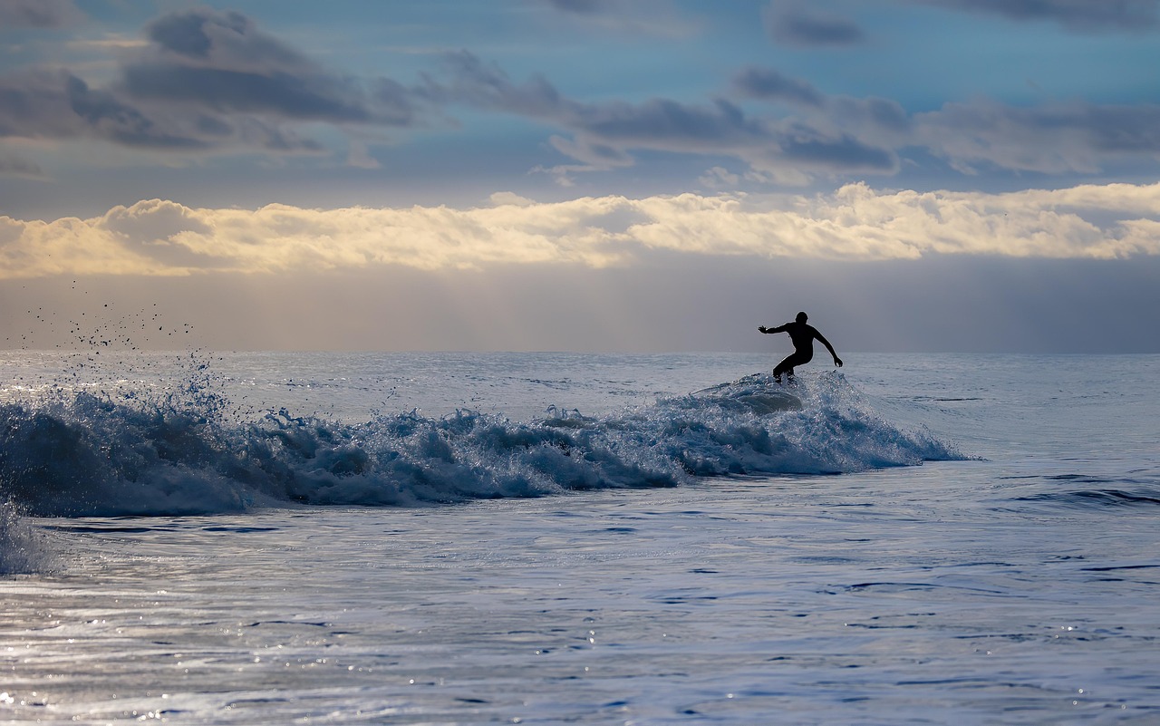 Surfing i sporty wodne w Saly