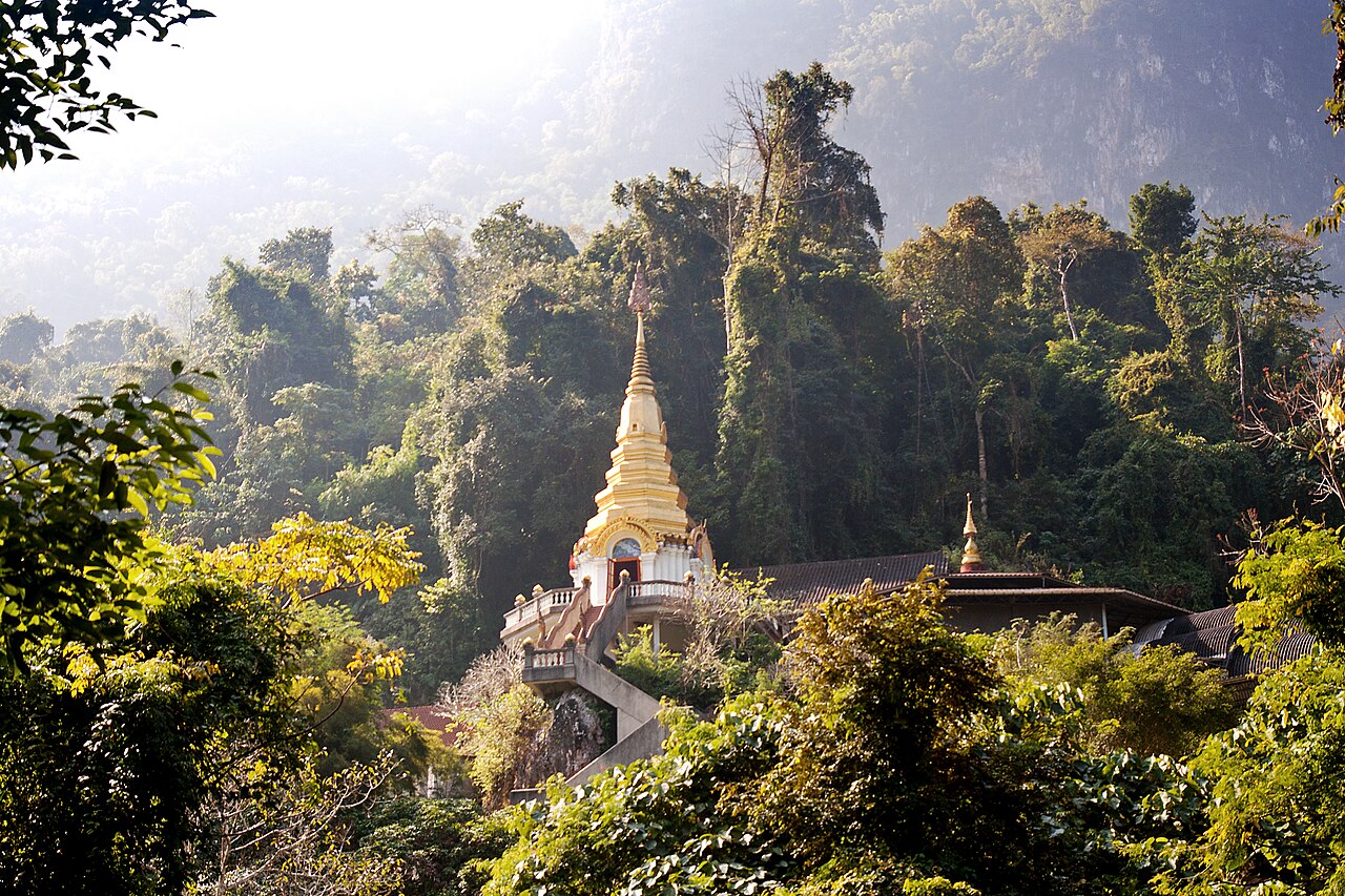 Wat Tham Pha Plong