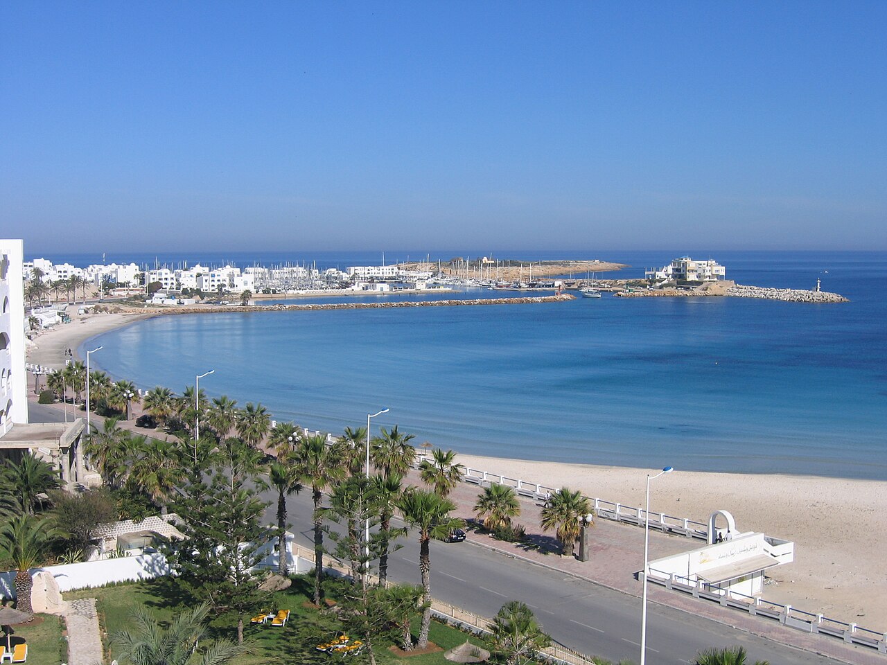 Marina i plaża Qaraiya