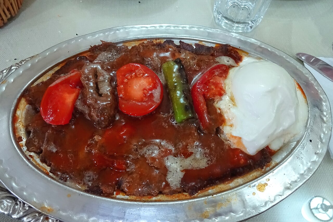 İskender kebap w dzielnicy Kayhan