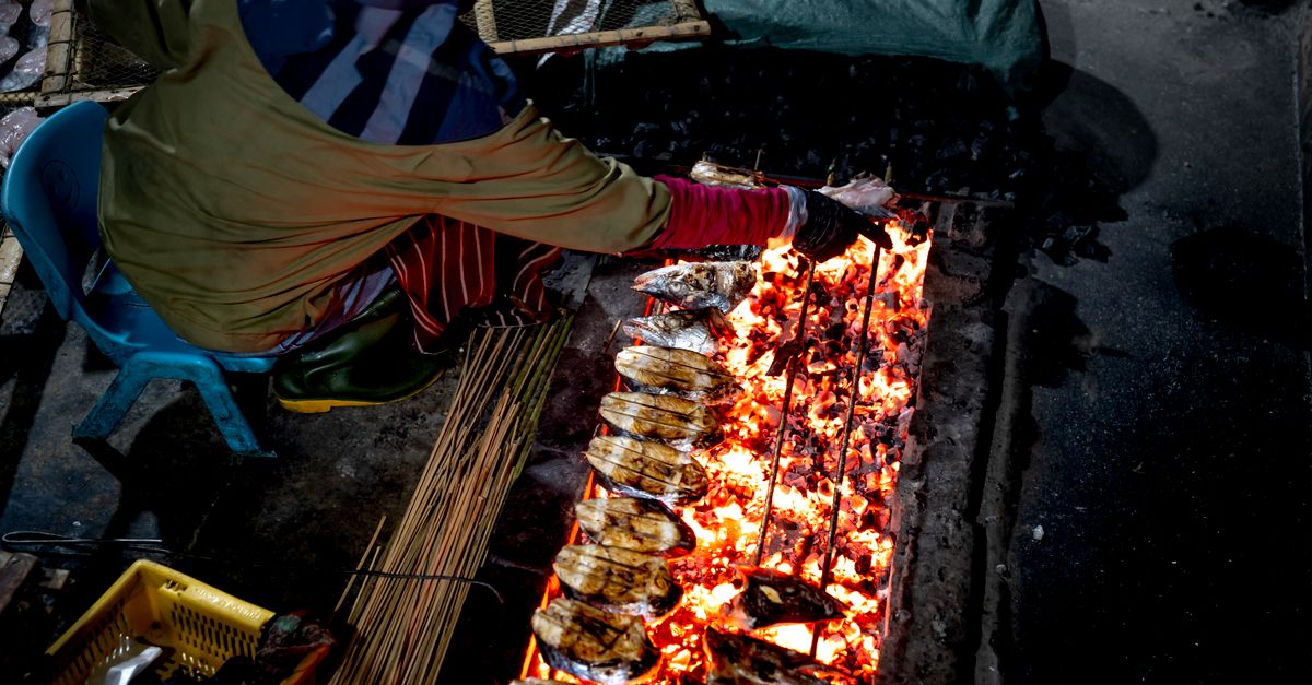 Wieczorny grill rybny w Castara