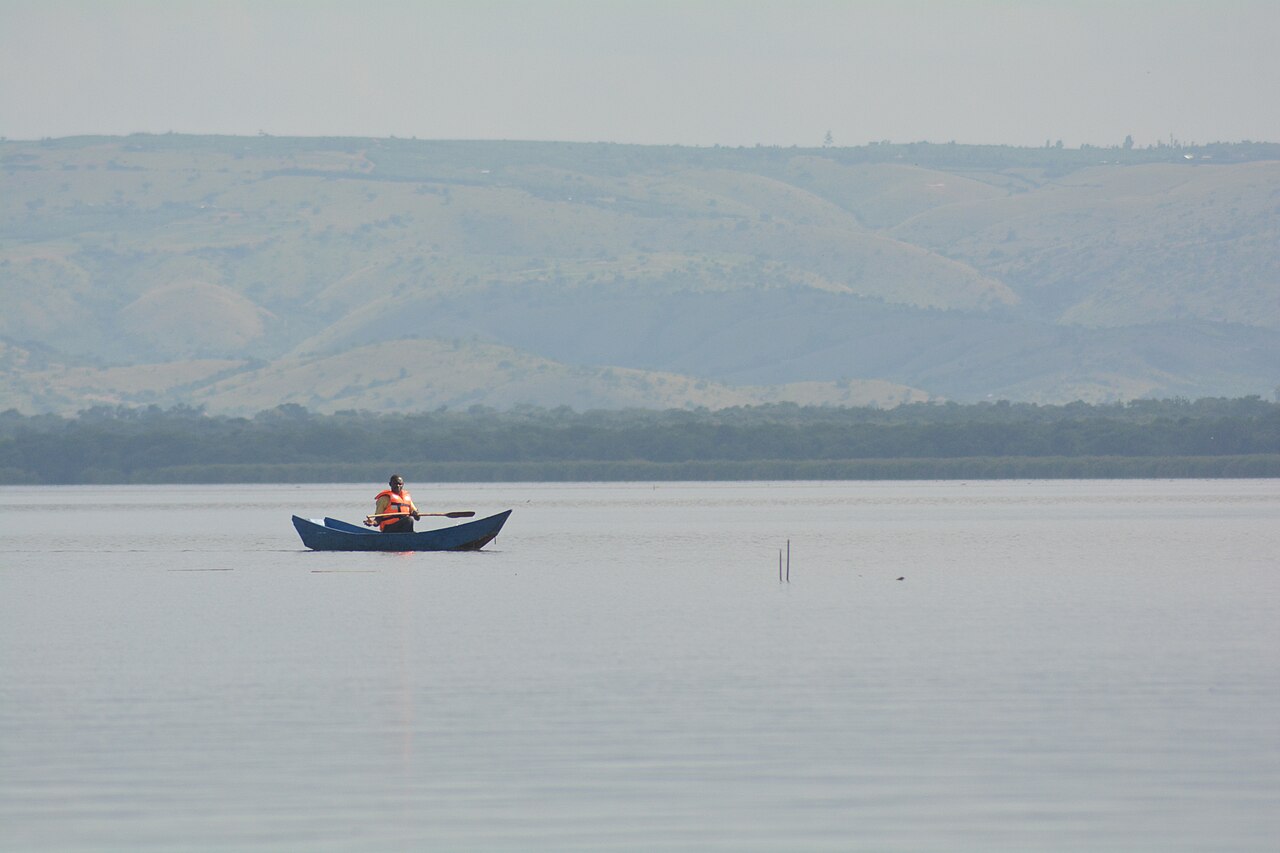 Rejs po jeziorze Mburo