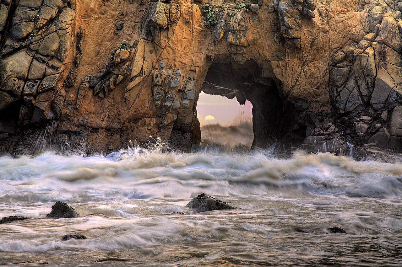 Pfeiffer Beach i Keyhole Rock