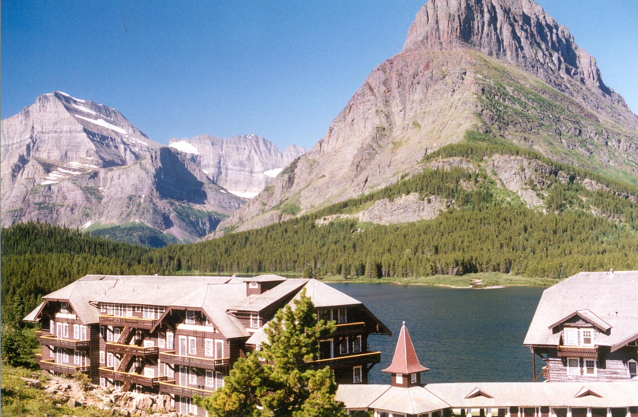 Many Glacier i Swiftcurrent Lake