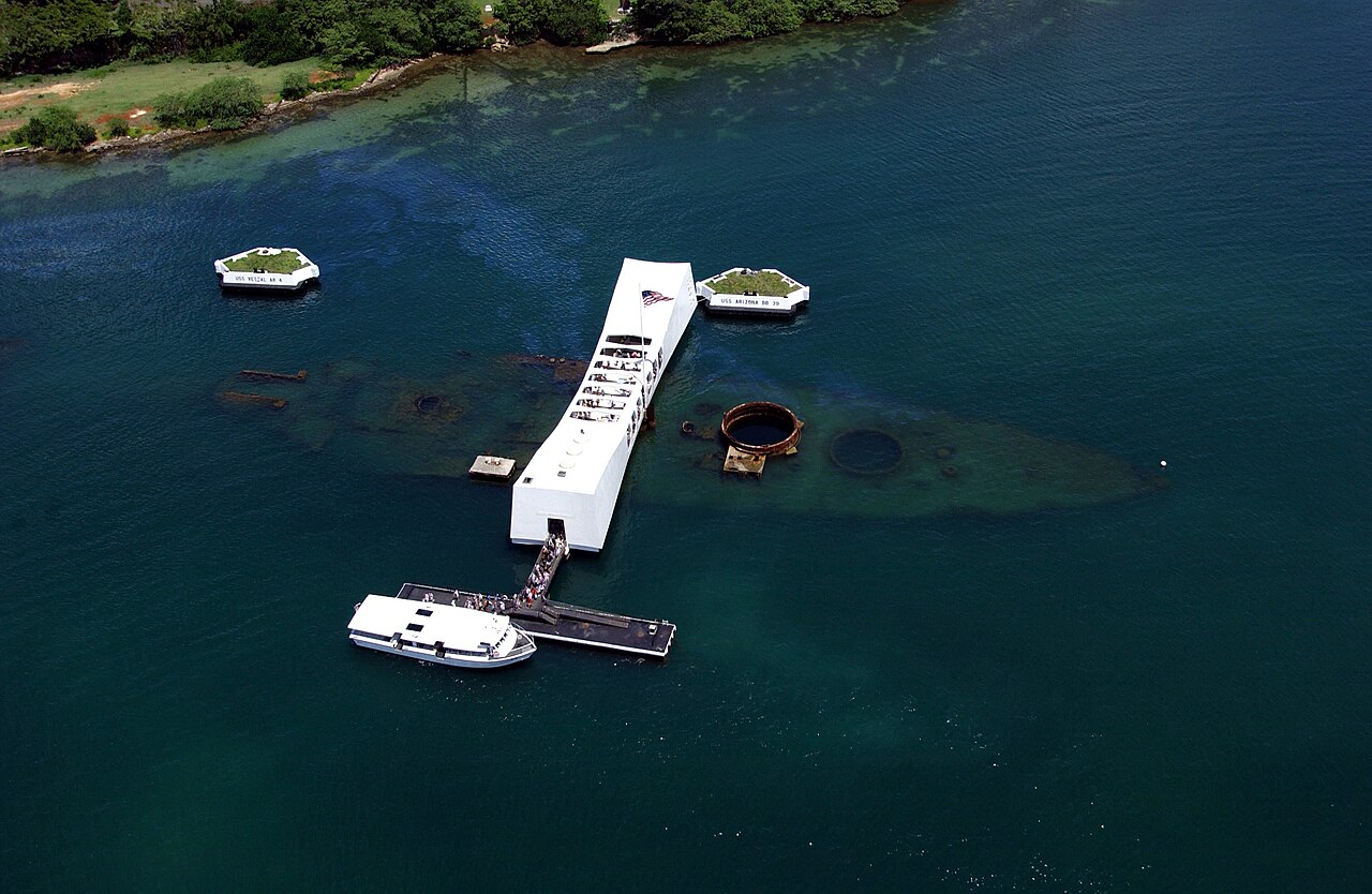 Pearl Harbor i pomnik USS Arizona
