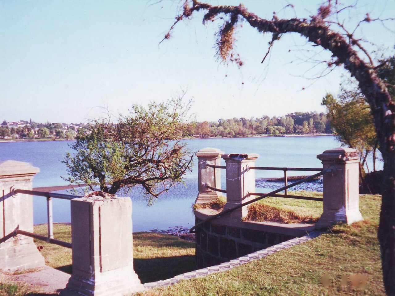 Rambla i plaża nad Río Negro
