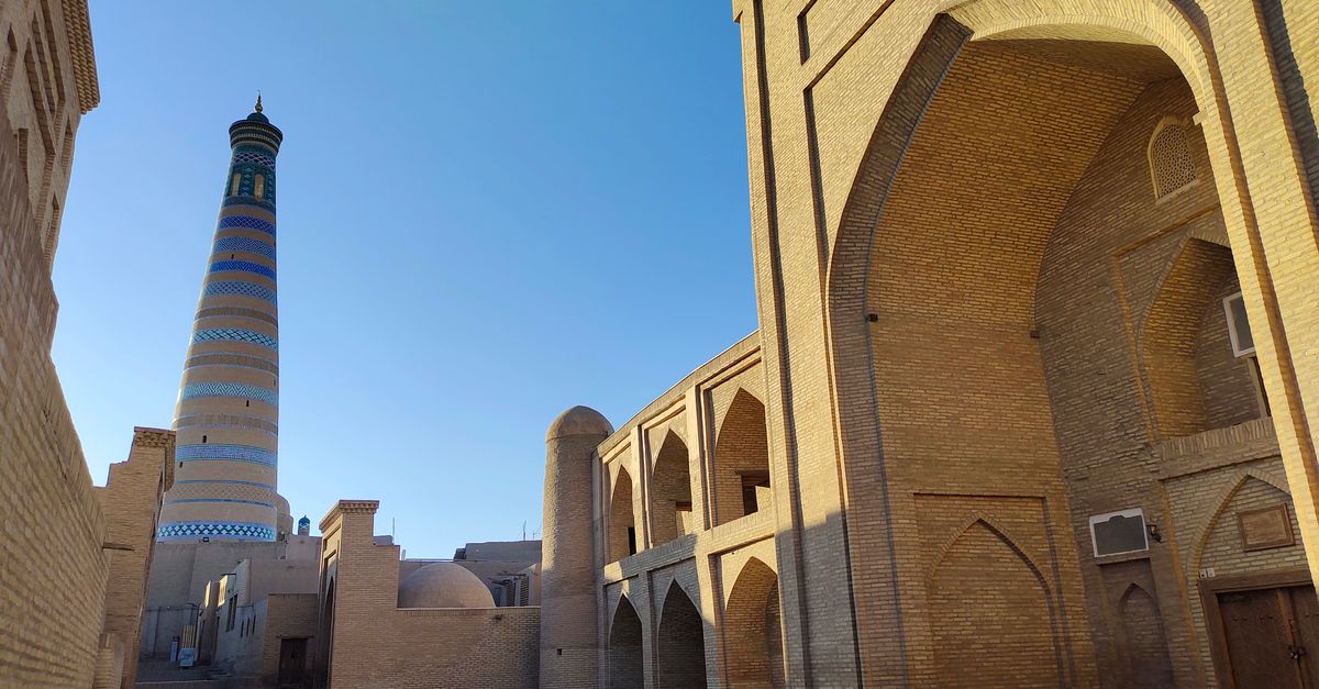 Minaret i medresa Islam Chodży